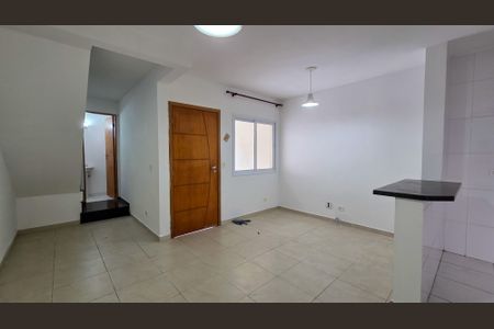 Sala de casa para alugar com 2 quartos, 70m² em Jardim Ubirajara, São Paulo
