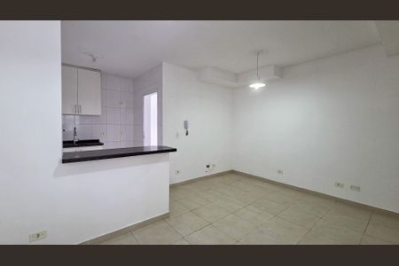 Sala de casa para alugar com 2 quartos, 70m² em Jardim Ubirajara, São Paulo