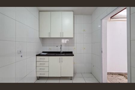 Cozinha de casa para alugar com 2 quartos, 70m² em Jardim Ubirajara, São Paulo