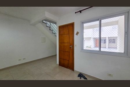 Sala de casa para alugar com 2 quartos, 70m² em Jardim Ubirajara, São Paulo