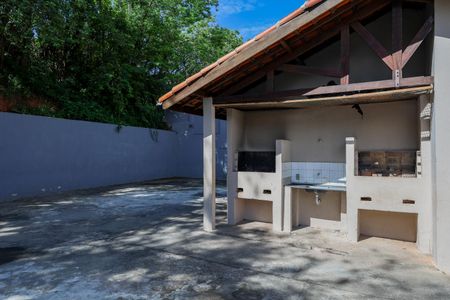 Apartamento para alugar com 39m², 2 quartos e 1 vagaÁrea comum - Churrasqueira