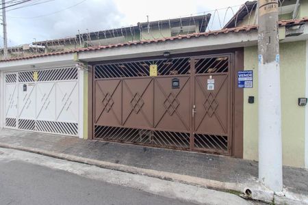Casa à venda com 134m², 3 quartos e 2 vagasFachada
