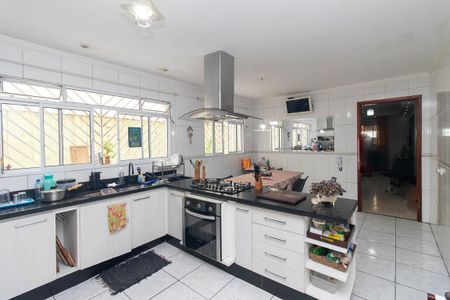 Casa à venda com 134m², 3 quartos e 2 vagasCozinha e sala de jantar