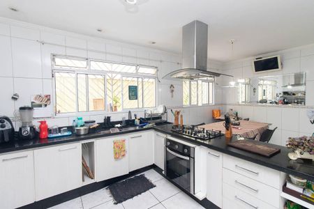 Casa à venda com 134m², 3 quartos e 2 vagasCozinha e sala de jantar