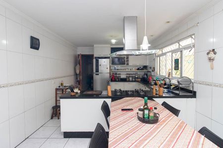 Casa à venda com 134m², 3 quartos e 2 vagasCozinha e sala de jantar