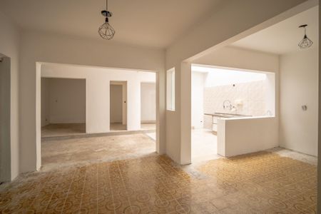 Casa à venda com 250m², 4 quartos e 3 vagas Casa à venda com 250m², 4 quartos e 3 vagasSala