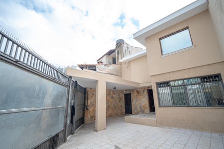 Casa à venda com 250m², 4 quartos e 3 vagas Casa à venda com 250m², 4 quartos e 3 vagasÁrea comum