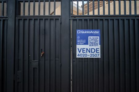 Casa à venda com 250m², 4 quartos e 3 vagas Casa à venda com 250m², 4 quartos e 3 vagasPlaca