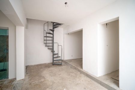 Casa à venda com 250m², 4 quartos e 3 vagas Casa à venda com 250m², 4 quartos e 3 vagasCozinha