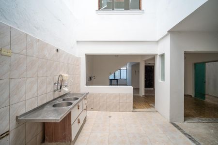 Casa à venda com 250m², 4 quartos e 3 vagas Casa à venda com 250m², 4 quartos e 3 vagasCozinha