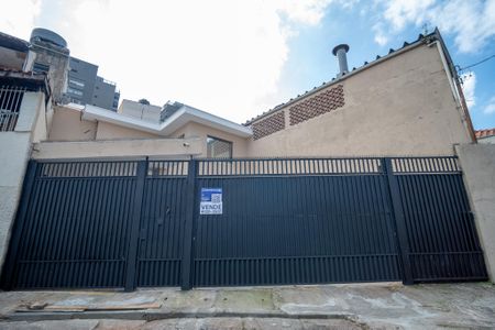 Casa à venda com 250m², 4 quartos e 3 vagas Casa à venda com 250m², 4 quartos e 3 vagasFachada