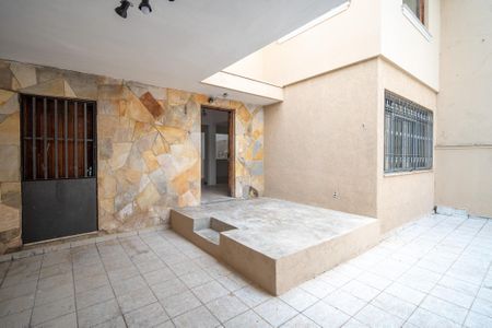 Casa à venda com 250m², 4 quartos e 3 vagas Casa à venda com 250m², 4 quartos e 3 vagasÁrea comum
