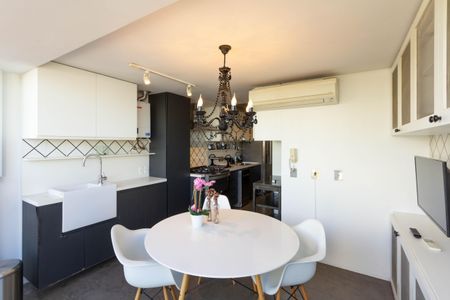 Apartamento à venda com 74m², 1 quarto e 1 vagaCozinha