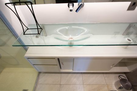 Banheiro de apartamento à venda com 1 quarto, 74m² em Vila Olímpia, São Paulo