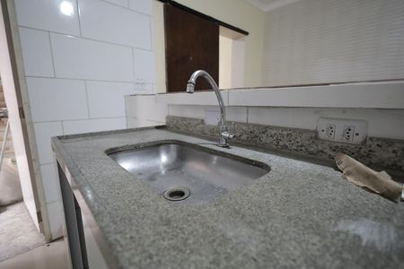 Cozinha de casa para alugar com 2 quartos, 65m² em Jardim Santo André, Santo André