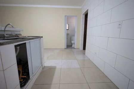 Cozinha de casa para alugar com 2 quartos, 65m² em Jardim Santo André, Santo André
