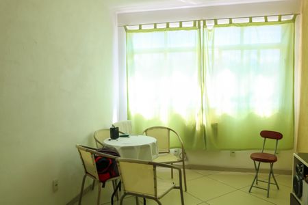 Apartamento para alugar com 59m², 2 quartos e sem vagaSala