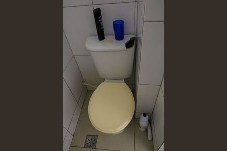 Apartamento para alugar com 59m², 2 quartos e sem vagaBanheiro do Quarto de Serviço - Quarto Reversível