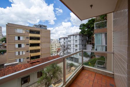 Apartamento à venda com 110m², 3 quartos e 1 vagaVARANDA