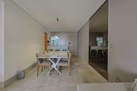 Apartamento à venda com 97m², 2 quartos e 2 vagasSala