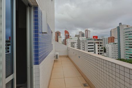 Apartamento à venda com 97m², 2 quartos e 2 vagasVaranda