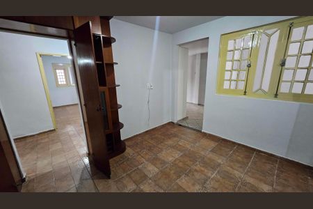 Sala 2 de casa para alugar com 3 quartos, 200m² em Setor Faicalville, Goiânia