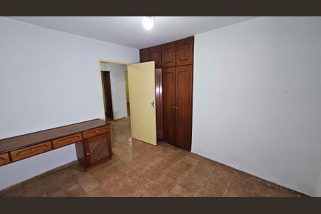 Quarto 1 de casa para alugar com 3 quartos, 200m² em Setor Faicalville, Goiânia