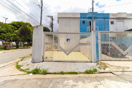 Casa para alugar com 90m², 2 quartos e 2 vagasFachada + Placa