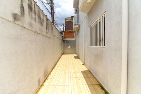 Casa para alugar com 90m², 2 quartos e 2 vagasQuintal