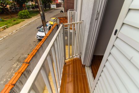 Casa para alugar com 90m², 2 quartos e 2 vagasSacada do Quarto 2