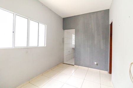 Sala de casa para alugar com 2 quartos, 90m² em Limoeiro, São Paulo