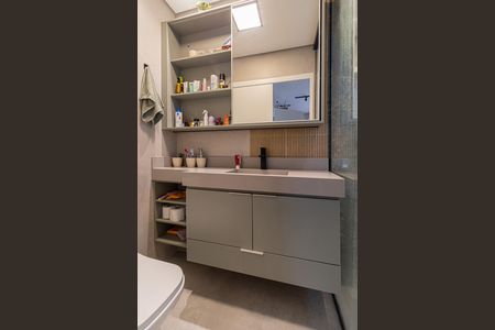 Casa à venda com 165m², 3 quartos e 3 vagasBanheiro Suíte 1