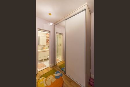 Casa à venda com 165m², 3 quartos e 3 vagasSuíte 2