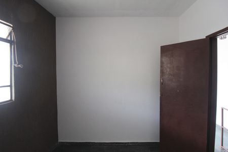 Quarto 1 de casa para alugar com 3 quartos, 300m² em Glória, Belo Horizonte