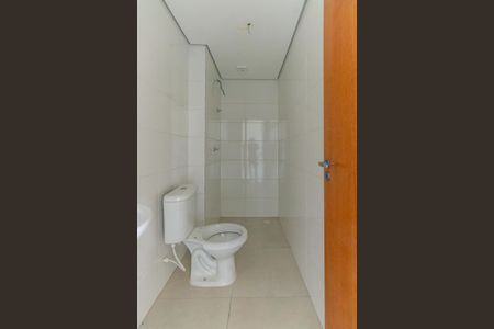 Banheiro de kitnet/studio para alugar com 1 quarto, 25m² em Vila Carrão, São Paulo