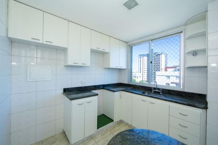 Apartamento para alugar com 160m², 3 quartos e 2 vagasCOZINHA