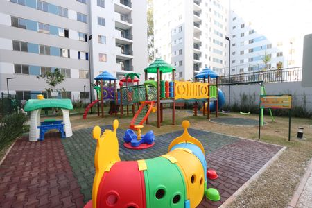 Apartamento para alugar com 4m², 2 quartos e sem vagaÁrea comum - Playground