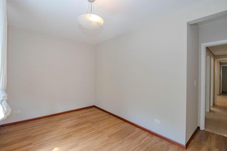 Quarto 2 de apartamento para alugar com 2 quartos, 100m² em Santa Cecília, Porto Alegre