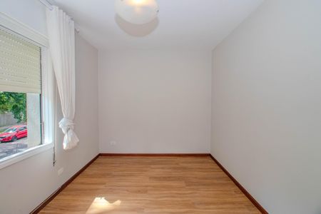 Quarto 2 de apartamento para alugar com 2 quartos, 100m² em Santa Cecília, Porto Alegre
