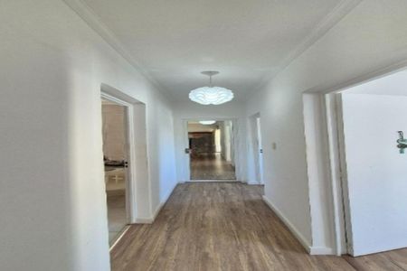 Corredor  de apartamento à venda com 2 quartos, 64m² em Jardim Itatiaia, Campinas