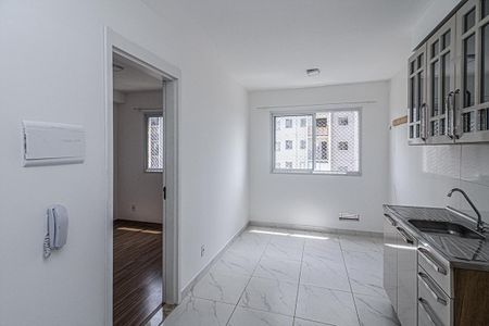 sala e cozinha_1 de apartamento para alugar com 1 quarto, 24m² em Jardim Santa Emilia, São Paulo