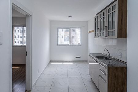 sala e cozinha_2 de apartamento para alugar com 1 quarto, 24m² em Jardim Santa Emilia, São Paulo