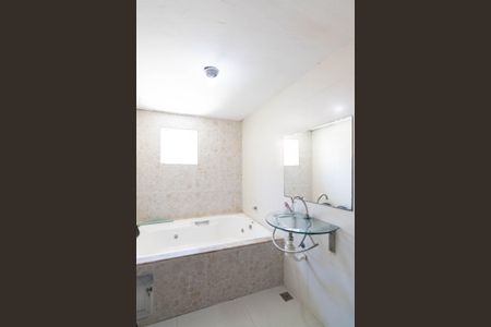 Casa para alugar com 85m², 4 quartos e 3 vagasBanheiro do Quarto 2