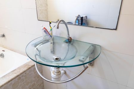 Casa para alugar com 85m², 4 quartos e 3 vagasBanheiro do Quarto 2