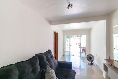 Casa para alugar com 85m², 4 quartos e 3 vagasSala