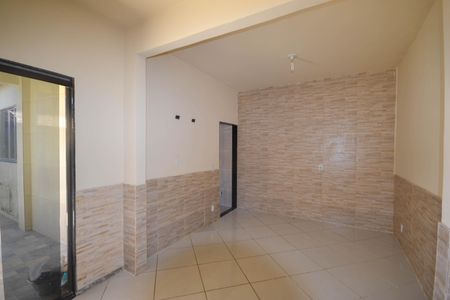 Sala de casa para alugar com 2 quartos, 180m² em Cerâmica, Nova Iguaçu