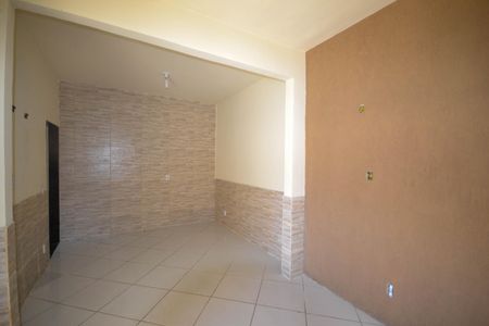 Sala de casa para alugar com 2 quartos, 180m² em Cerâmica, Nova Iguaçu