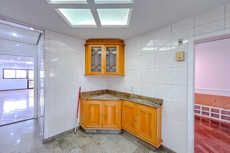 Apartamento à venda com 176m², 4 quartos e 3 vagasCozinha