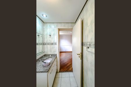 Apartamento à venda com 176m², 4 quartos e 3 vagasBanheiro da Suíte 2