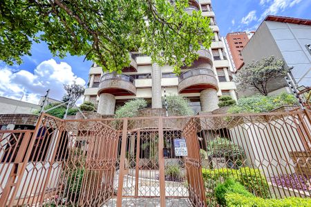 Apartamento à venda com 176m², 4 quartos e 3 vagasFachada com Plaquinha